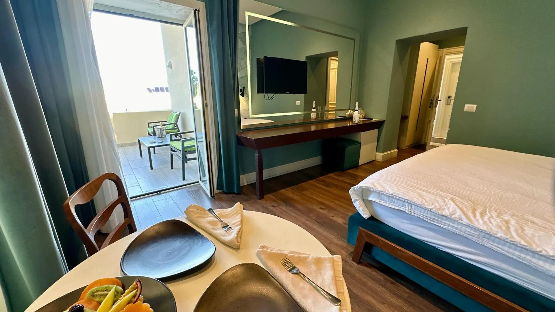 Le Palazzine Hotel Vlorë 4*,  Albânia